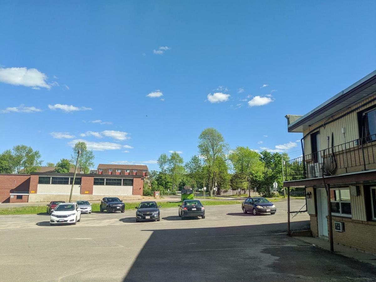 Skyline Motel Fredericton Zewnętrze zdjęcie